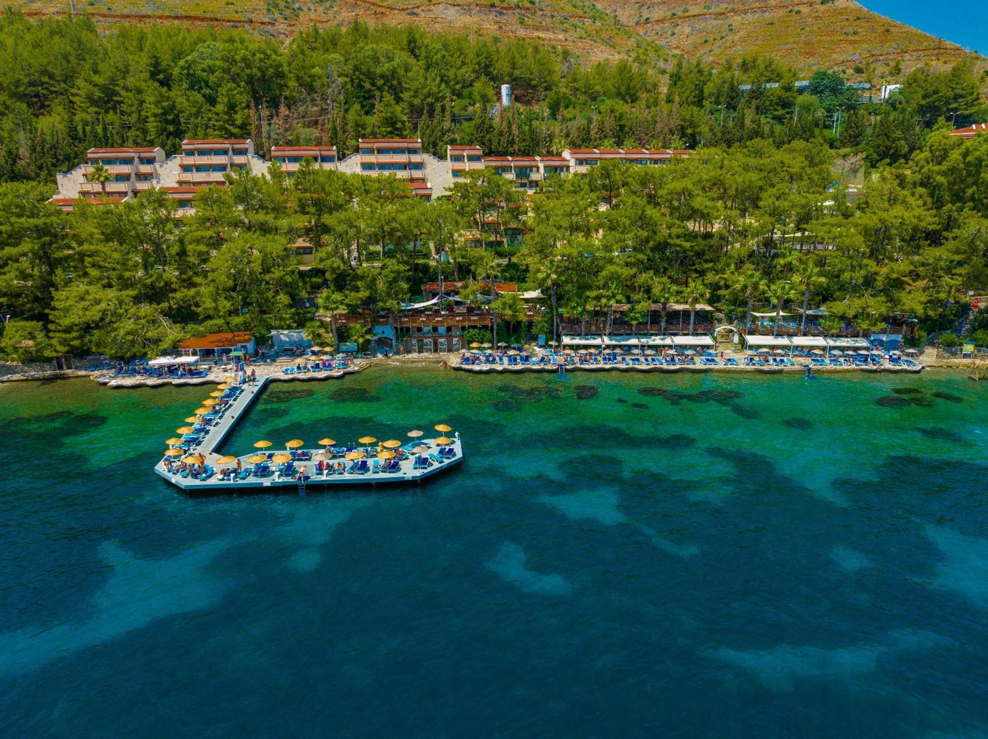 马尔马里斯拉布兰达马雷斯酒店 外观 照片 The resort of Sani