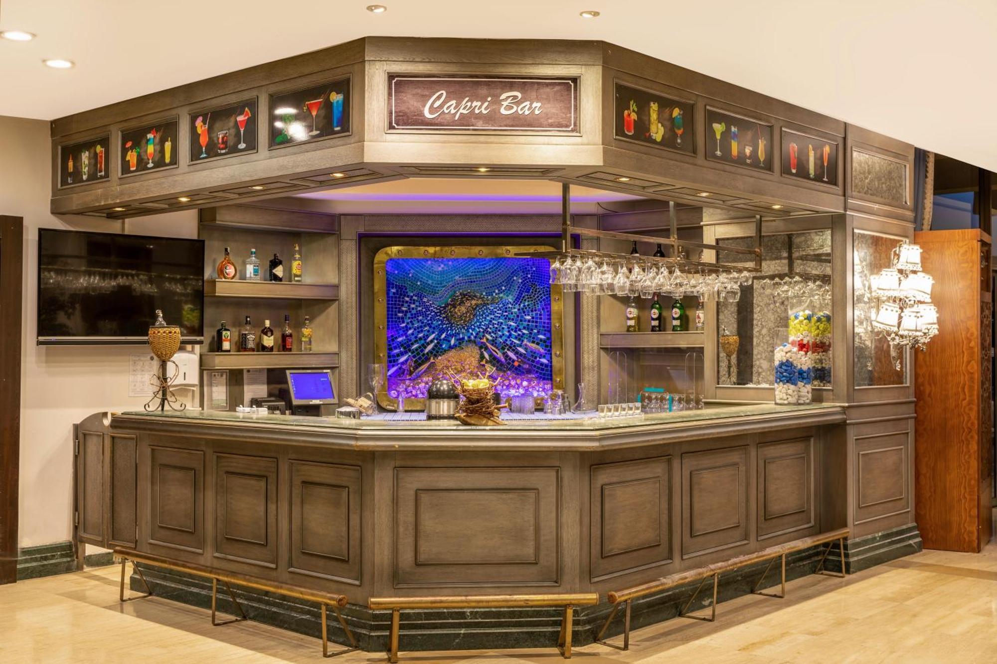 马尔马里斯拉布兰达马雷斯酒店 外观 照片 A bar in a hotel