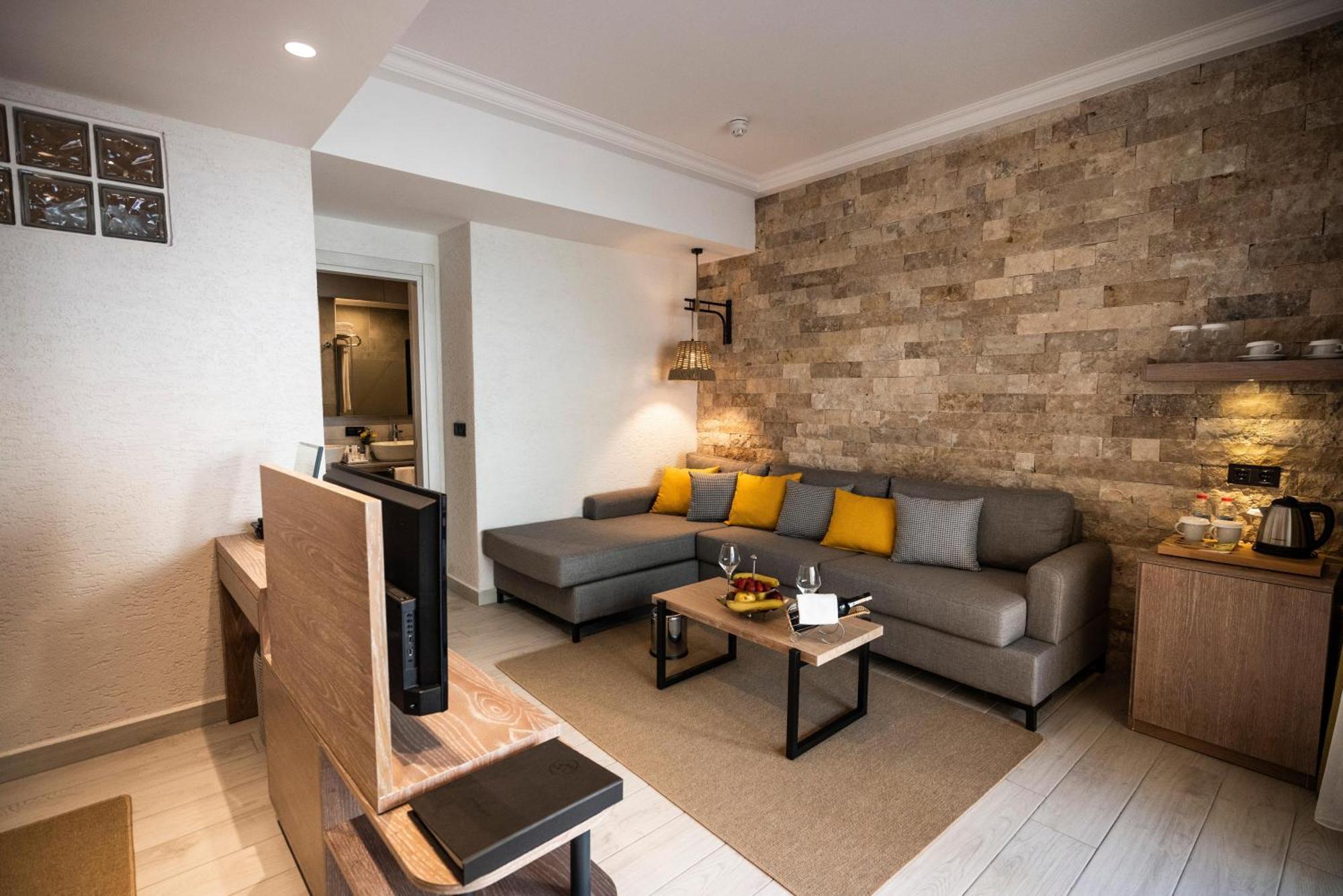 马尔马里斯拉布兰达马雷斯酒店 外观 照片 A living room in a typical apartment